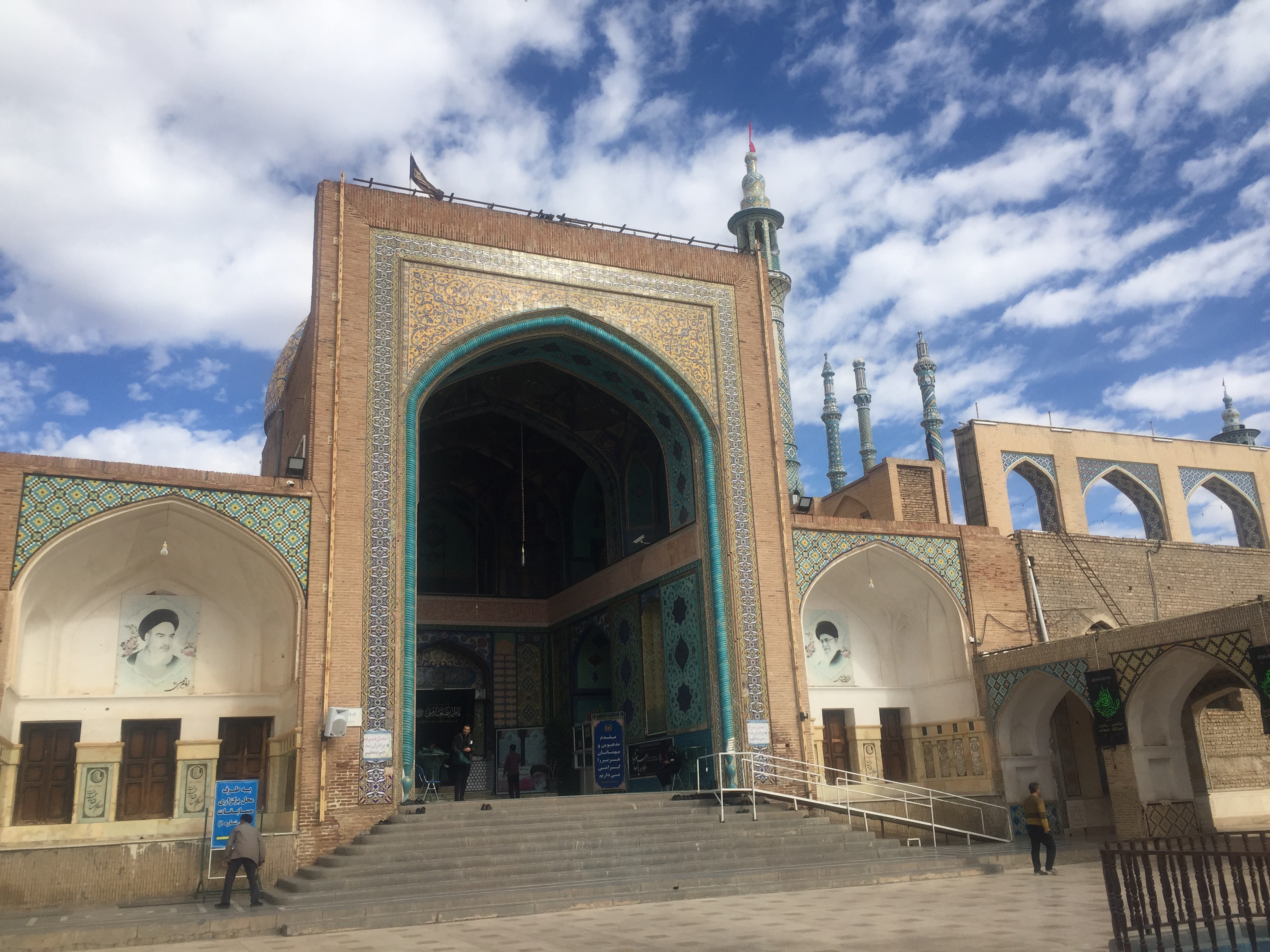 عاشقان دلداده امام مهربانی ها، از منطقه کاشان عازم خراسان رضوی شدند